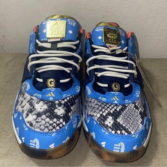 NEW ADIDAS AGENT GIL RESTOMOD Size 8 sneakers are new without box, please see pi